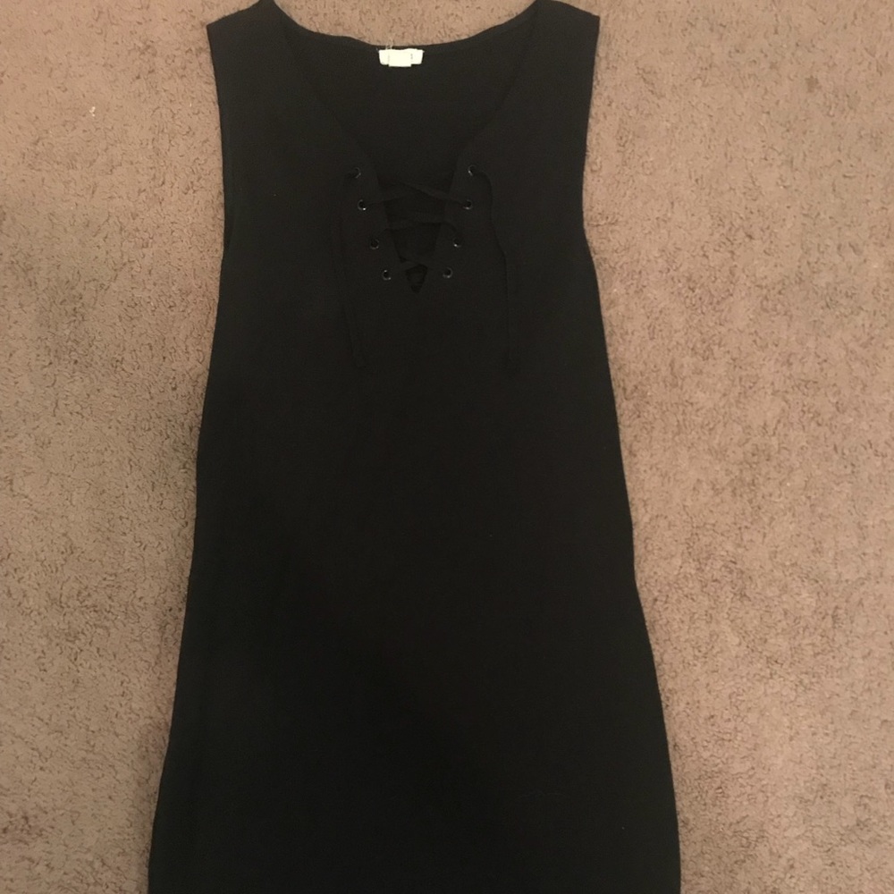 Black bodycon dress